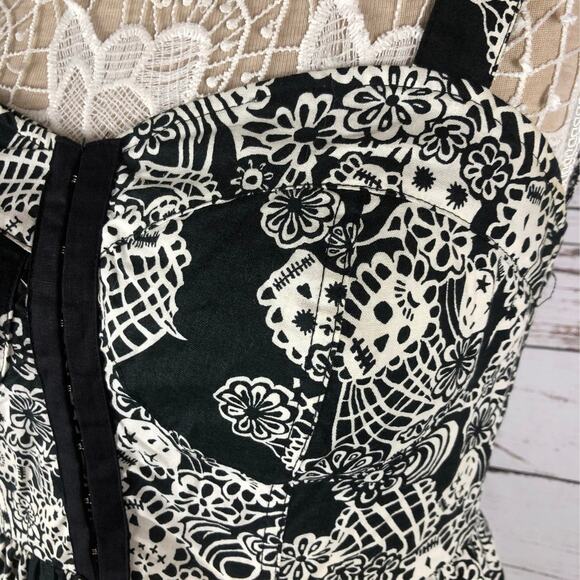 Royal bones sleeveless dress skulls & corset front, black and white size small - Picture 6 of 12